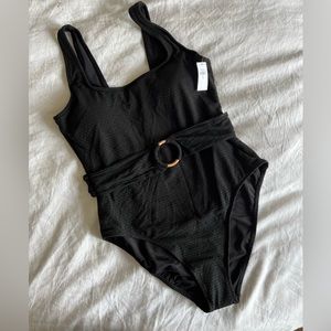 Old navy belted one piece swim (XL) NWT
